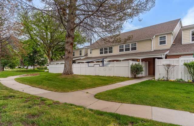 Centerville 2 Bedroom 1.5 Bathroom Townhouse! photos photos