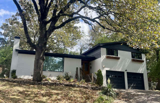 Rare, first class rental! Gallery 3