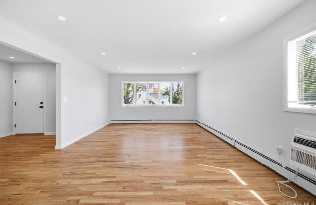 580 E. Pine Street Gallery 4