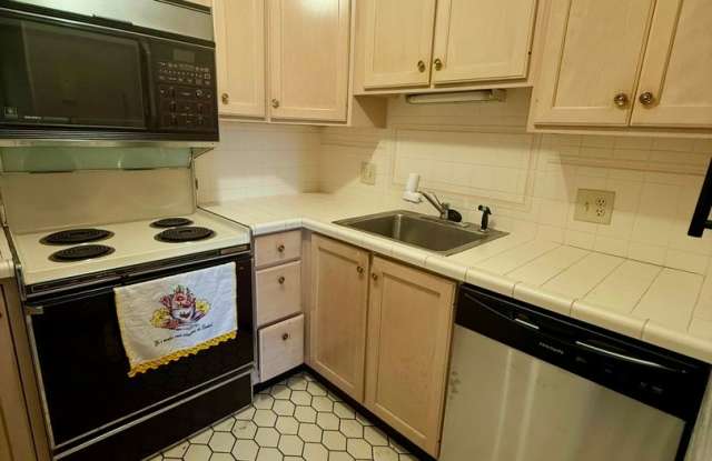 Furnished 1 Bedroom Condo in Heart of Pittsfield photos photos