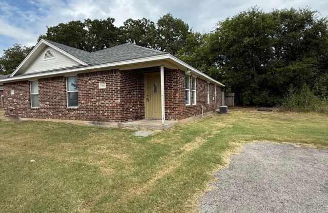 NEWLY Renovated - 3/2 - FENCED YARD - LAWN  TRASH!!! photos photos
