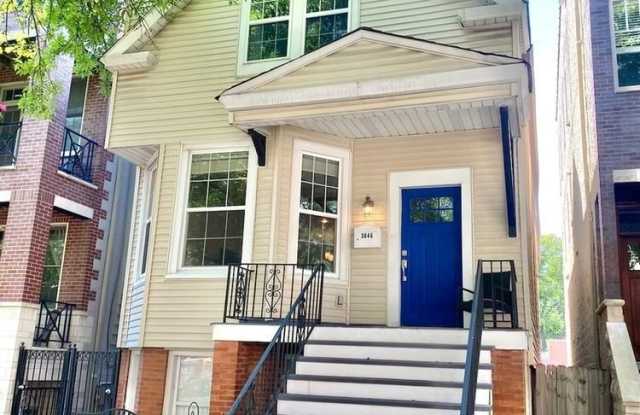3646 N Damen Avenue photos photos