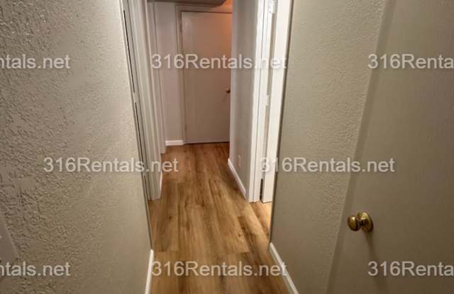 $725 - SECTION 8/ Housing Voucher approved 3 bedroom / 1 bathroom - Newly remodeled Apartment Gallery 4