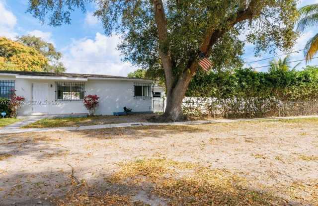 1301 NE 153rd St photos photos