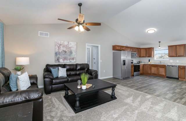 Fully Furnished Short-term rental Includes internet, cable, washer, dryer, etc Gallery 3