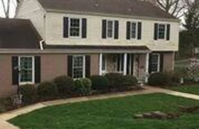 2158 Meadowmont Dr - 2158 Meadowmont Drive, Upper St. Clair, PA 15241