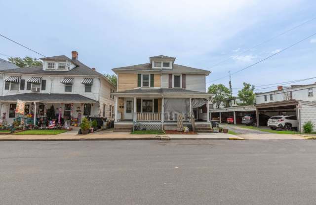 3 Bed, 2 Bath, Duplex in Martinsburg, WV Gallery 3