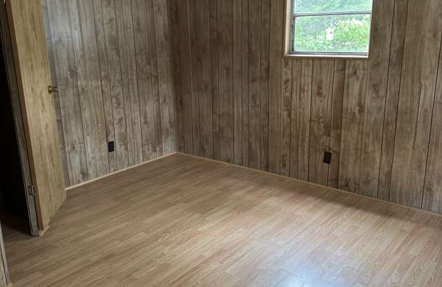 1728 Strickland Bridge Road Gallery 3