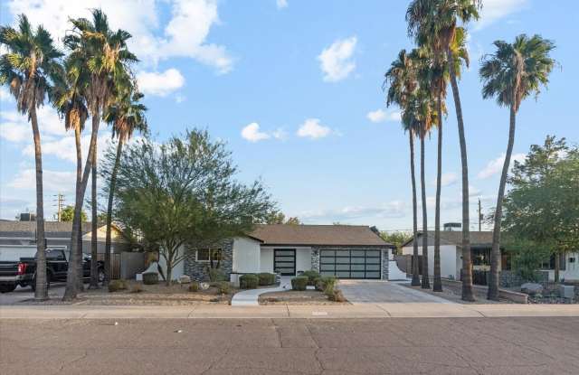 8525 E Clarendon Avenue photos photos