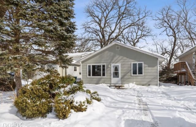 1207 Sunset Ave. - 1207 Sunset Avenue, Round Lake Beach, IL 60073