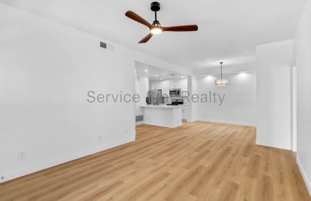 2035 S Elm St Gallery 4