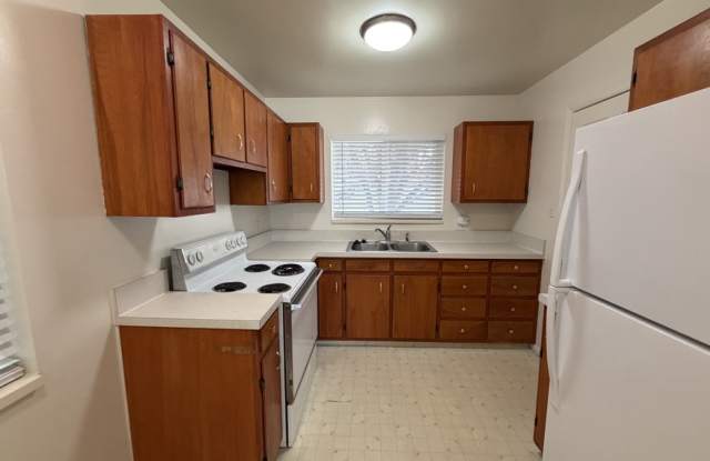 744/746 East 200 North - 746 Gallery 4