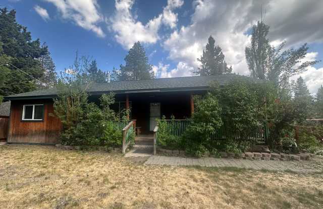 Charming 2 Bedroom, 2 Bathroom Home in Quiet Meyers Neighborhood photos photos