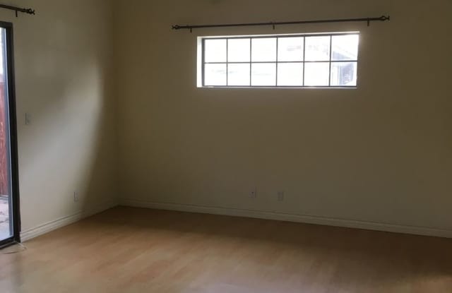 18424 Keswick Street #20 Gallery 4