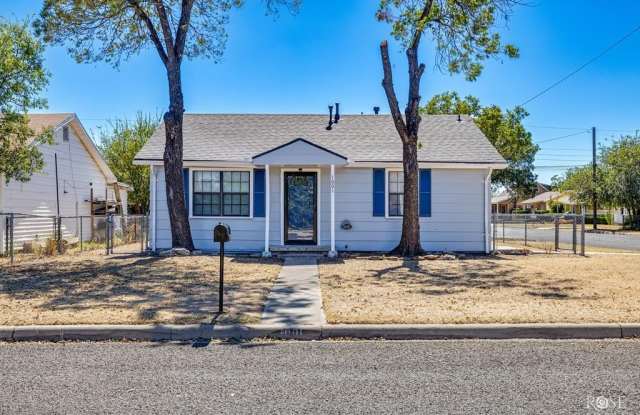 1001 W Tarver St photos photos