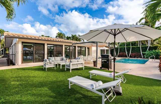 636 Hibiscus Dr Gallery 3