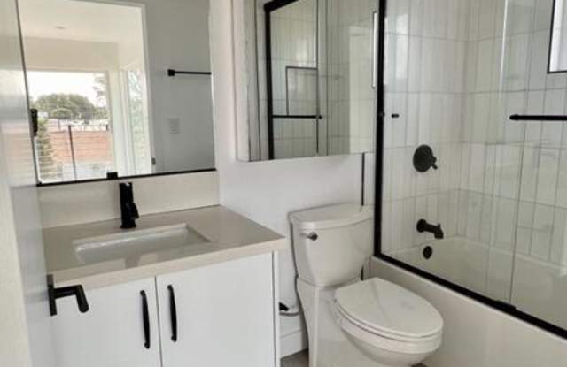 5626 Auckland Avenue photos photos