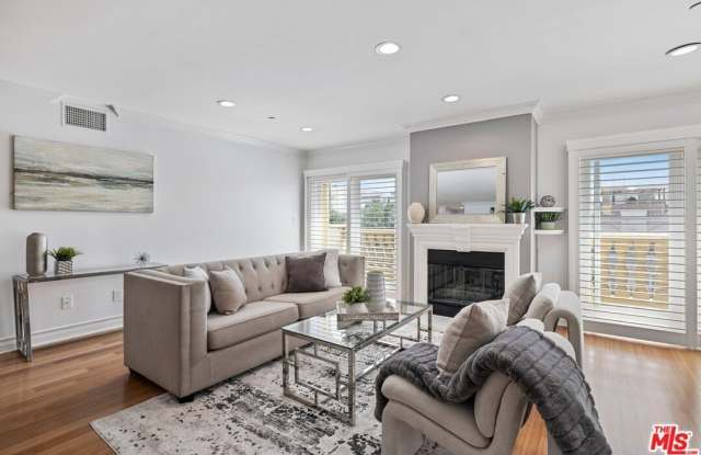 123 S Clark Dr photos photos