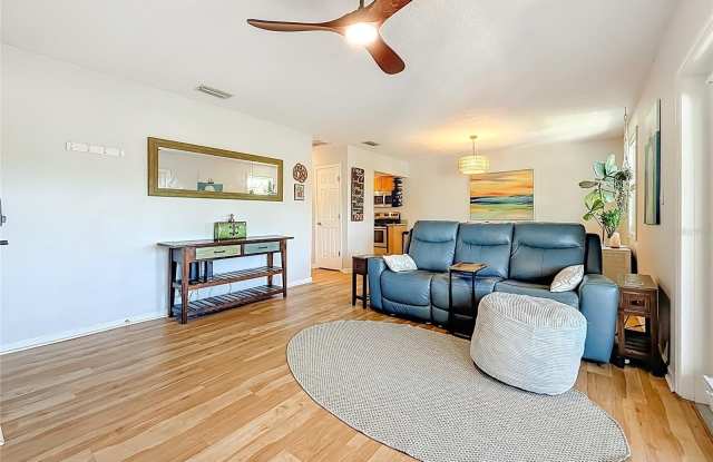 3893 POMPANO Drive SE Gallery 3