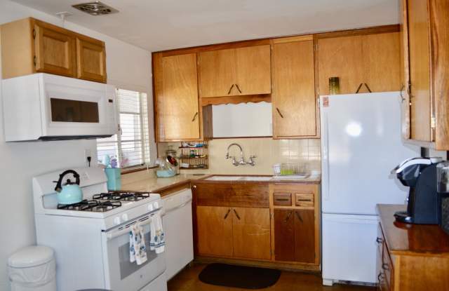 7719 E PINCHOT Avenue Gallery 4
