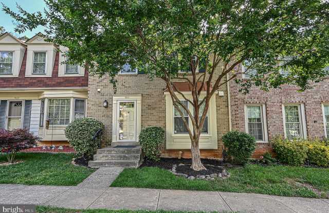 5635 SUTHERLAND COURT Gallery 2