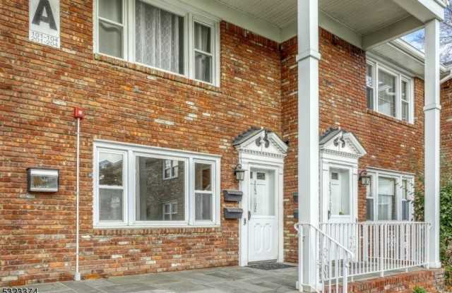 579 Lakeside Ave photos photos