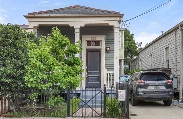 3213 ANNUNCIATION Street Gallery 2