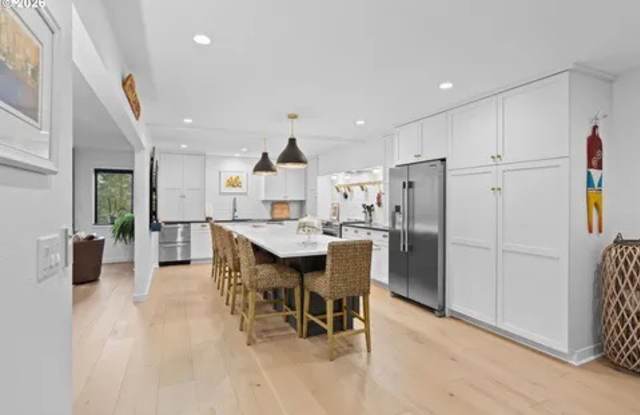 16250 Pacific Highway Gallery 2
