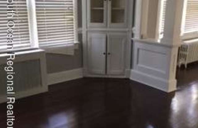 211 Albert Place Gallery 4
