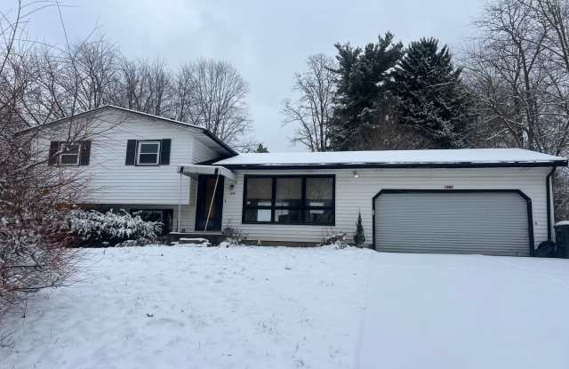 Updated 3-Bed Ranch in Plain Local Schools! Fenced Yard  Jetted Tub - 6880 Pinecrest Street Northeast, Stark County, OH 44721