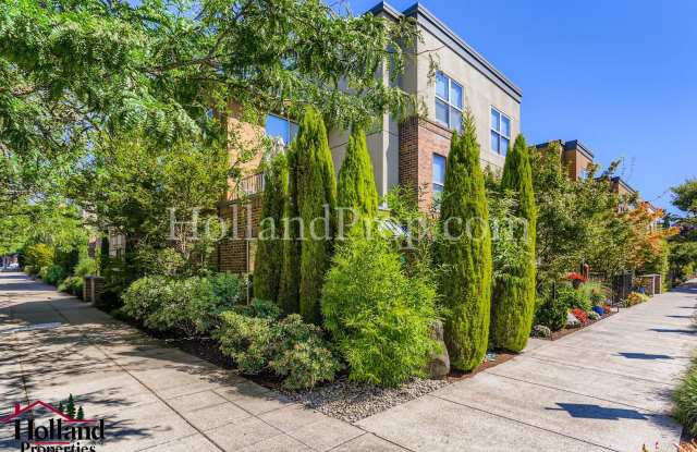 Modern 2-Bedroom Townhouse in the Heart of Orenco Station photos photos