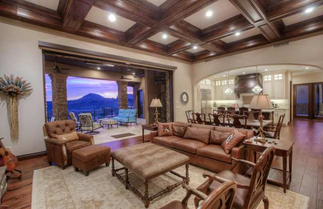10208 N PALISADES Boulevard Gallery 4