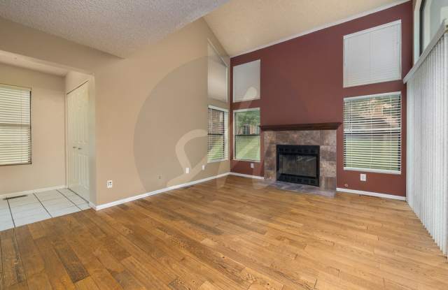 D-12 End Unit Townhome Gallery 3