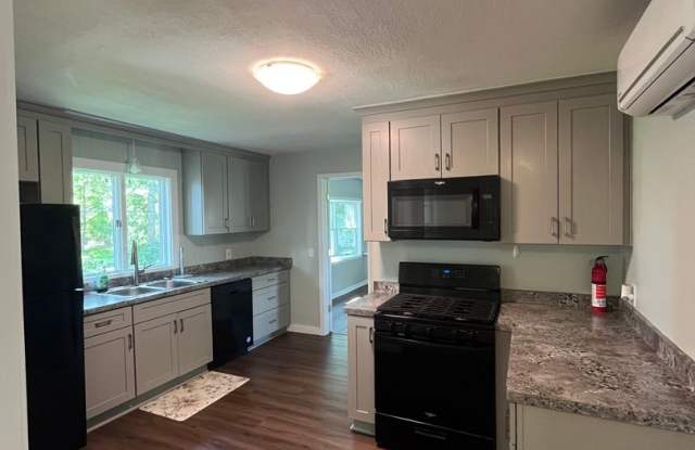 4-Bedroom Single-Family Home for Rent Near RIT! Gallery 4