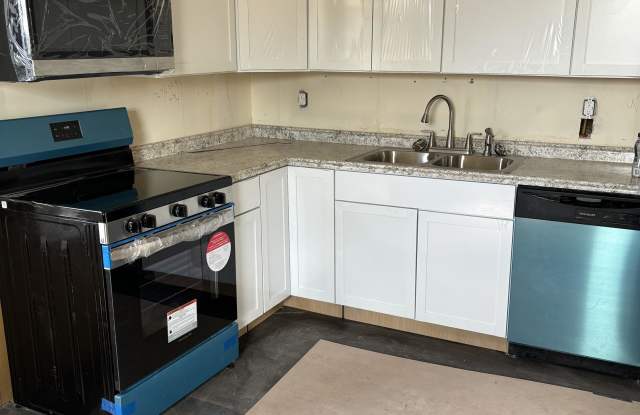 14 North Tremont Avenue - 2 photos photos