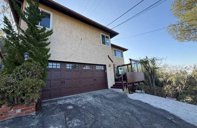 Spacious 3 Bedroom La Crescenta Home! Gallery 1