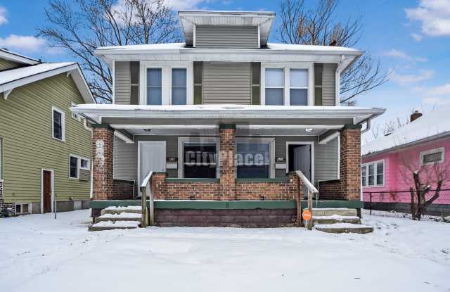 820 N Oakland Ave photos photos