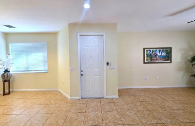 OOH-LA-LA! Vero Beach Property Management & Rentals 2601 Langrove Ln SW Vero Beach, FL 32962 Gallery 3