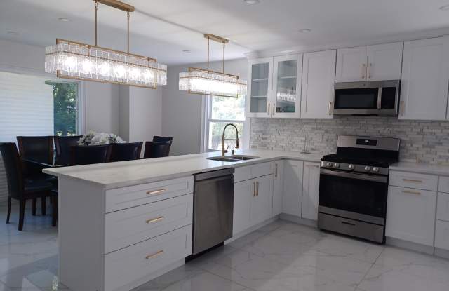240 Woodcrest Road photos photos