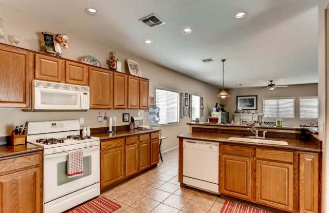 3738 W Wayne Ln Gallery 2