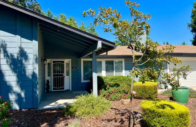 3 Bedroom 2 Bathroom 2 Car Garage Home in Loomis photos photos