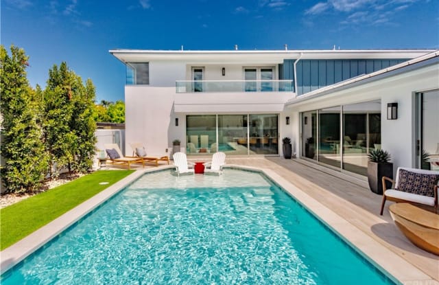 2020 E Balboa Boulevard - 2020 East Balboa Boulevard, Newport Beach, CA 92661