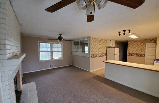 1412 Oakmont Drive Gallery 3