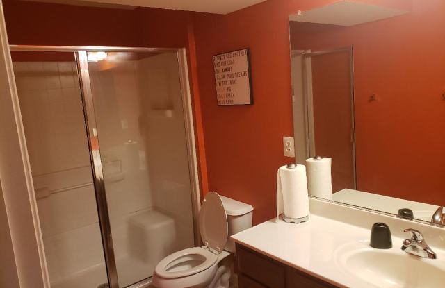 5500 Amberview Ct Gallery 3