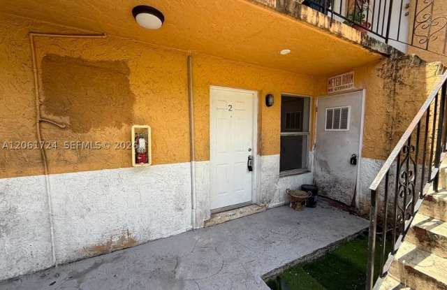 3045 NW 21st Ct Gallery 2