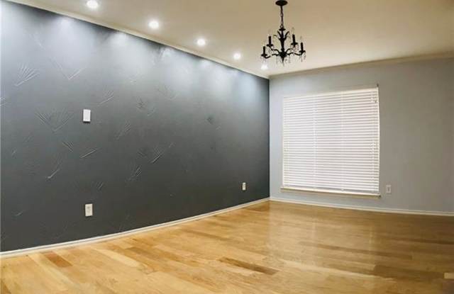 7929 Meadow Park Drive Gallery 2