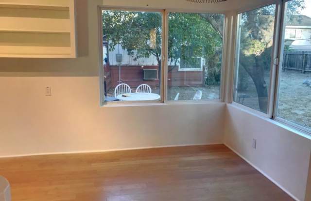 7306 Hesperia st. Gallery 4