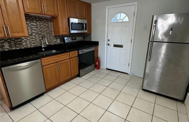 333 Mulry Ln - 333 Mulry Lane, Lawrence, NY 11559