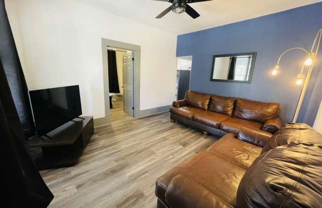 521 W Craig Pl Gallery 2