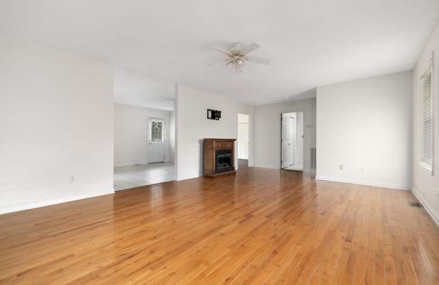 311 South Cedar Avenue Gallery 3